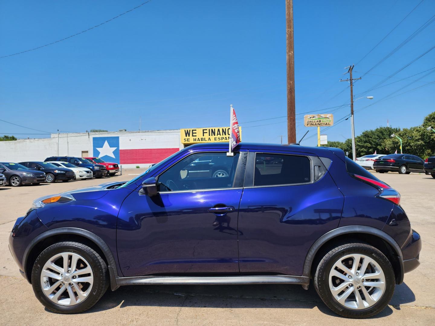 2015 BLUE Nissan Juke SV (JN8AF5MR5FT) , AUTO transmission, located at 2660 S.Garland Avenue, Garland, TX, 75041, (469) 298-3118, 32.885551, -96.655602 - Welcome to DallasAutos4Less, one of the Premier BUY HERE PAY HERE Dealers in the North Dallas Area. We specialize in financing to people with NO CREDIT or BAD CREDIT. We need proof of income, proof of residence, and a ID. Come buy your new car from us today!! This is a SUPER CLEAN 2015 NISSAN JUK - Photo#6